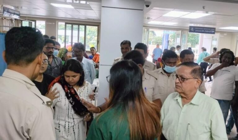 Jamshedpur: MGM अस्पताल में हंगामा, मरीज के परिजनों और डॉक्टरों के बीच तीखी नोकझोंक…