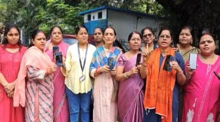पीएम मोदी की मां को गाली देने के खिलाफ जमशेदपुर में महिलाओं का प्रदर्शन…