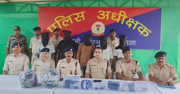 चाईबासा : पेट्रोल पंप कर्मी से 5 लाख की लूट का खुलासा, तीन दिन में 5 आरोपी गिरफ्तार, हथियार व नकदी बरामद…