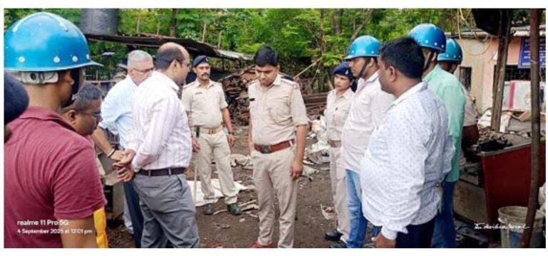 टाटा स्टील सुरक्षा कर्मियों ने बिष्टुपुर स्क्रैप टाल से अतिक्रमण हटाया, चोरी का फेरो नियोबियम बरामद…