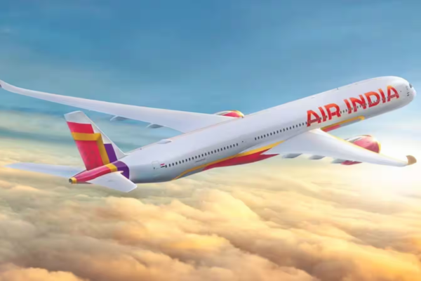 इंदौर से दिल्ली जा रहे विमान की इमरजेंसी लैंडिंग, इंजन फेल होने से मची अफरा-तफरी…