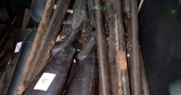 कोलकाता में STF की बड़ी कार्रवाई : नामी गन शॉप से 41 अवैध बंदूकें बरामद, तीन मालिक गिरफ्तार…