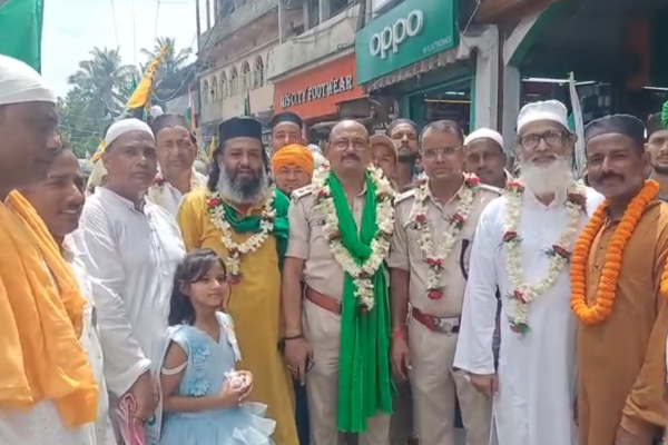 Jharkhand: पाकुड़ में धूमधाम से मनाई गई ईद-ए-मिलाद-उन-नबी…