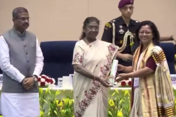 Jharkhand: देवघर की शिक्षिका श्वेता शर्मा को राष्ट्रपति ने दिया राष्ट्रीय शिक्षक पुरस्कार, झारखंड का नाम किया रोशन…