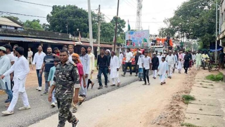 जमशेदपुर ग्रामीण क्षेत्र: चाकुलिया में धूमधाम से निकला ईद मिलाद-उन-नबी का जुलूस…