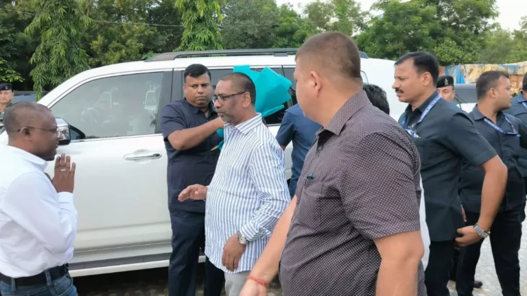 घाटशिला सीमा क्षेत्र से होकर रांची गए सीएम हेमंत सोरेन, उपचुनाव को लेकर हलचल हुई तेज…