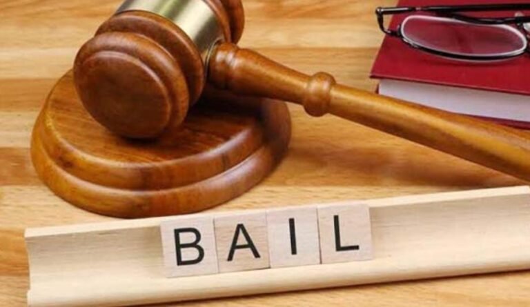 Jamshedpur: रंगदारी मामले में चाइल्ड स्पेशलिस्ट डॉ. अभिषेक से विवाद, सागर तिवारी समेत तीन लोगों को जमानत, जानें पूरा मामला…