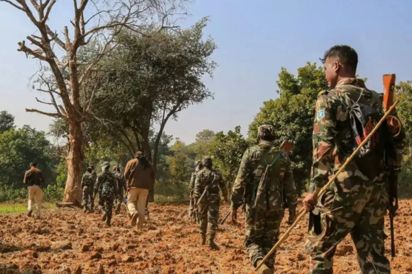 चाईबासा में सुरक्षाबलों की बड़ी सफलता, मुठभेड़ में एक नक्सली ढेर, हथियार बरामद…