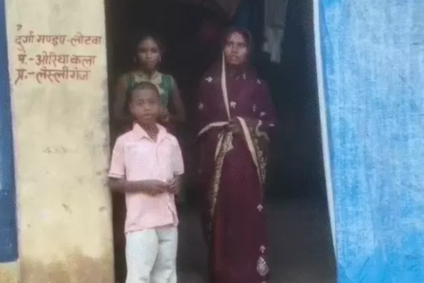 Jharkhand: पलामू में भूख से जूझती मां ने 50 हजार में बेचा नवजात, अब सीएम के निर्देश पर होगी मदद…