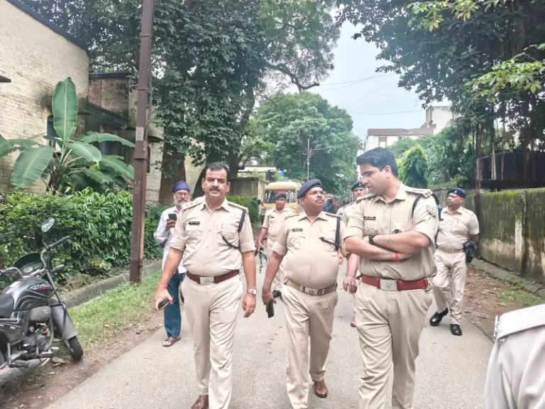 बिष्टूपुर लूटकांड : 30 लाख की लूट में कारोबारी साकेत के कर्मचारियों पर शक, पुलिस जांच में जुटी…