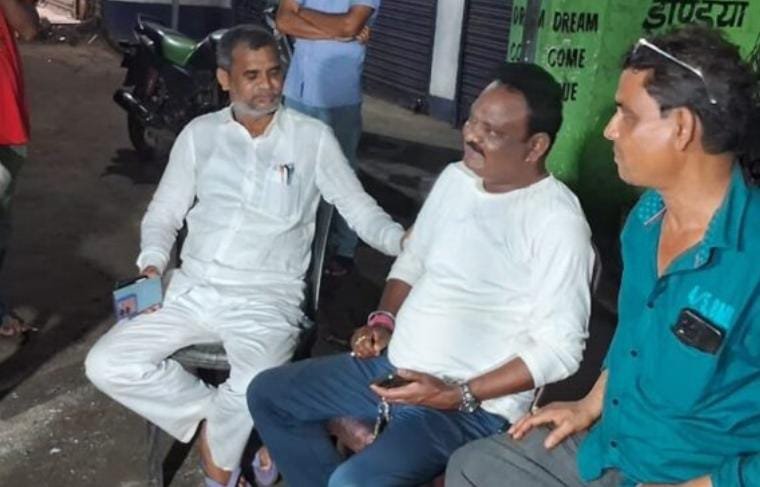 Jamshedpur: हाता चौक पहुंचे बंगाल के मंत्री, भाजपा नेता उपेंद्र से की मुलाकात, टिकट को लेकर उठाए सवाल…