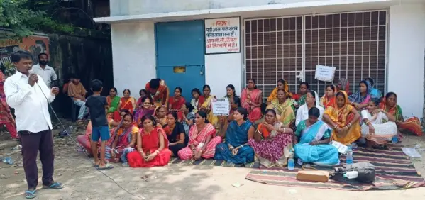 चांडिल डैम के पास स्थित शराब दुकान हटाने की मांग पर ग्रामीणों का जोरदार प्रदर्शन…