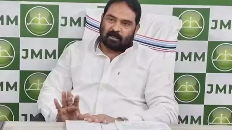 ‘भाजपा दिल्ली के इशारे पर नाचना छोड़े’, JMM महासचिव विनोद पांडेय ने लगाए गंभीर आरोप…