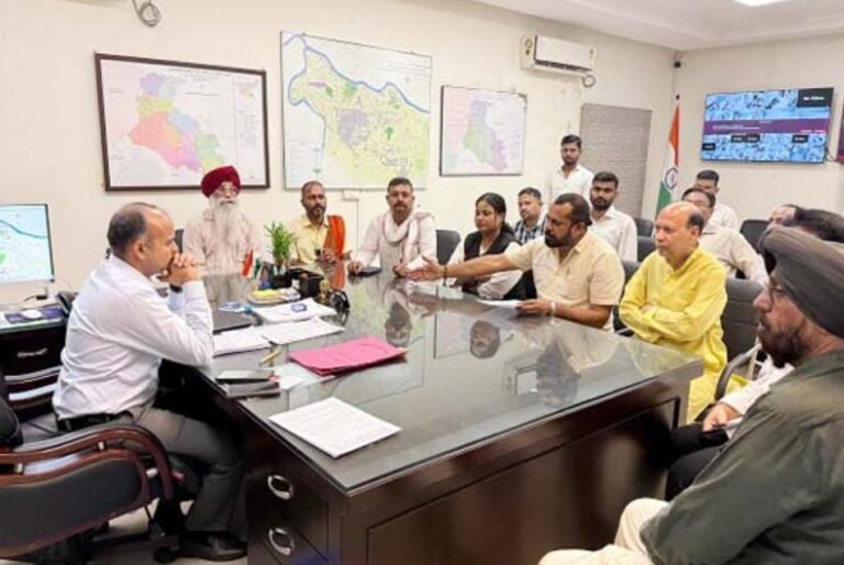 जमशेदपुर कांग्रेस प्रतिनिधिमंडल ने उपायुक्त से मुलाकात, जनसमस्याओं को लेकर सौंपा मांग पत्र…