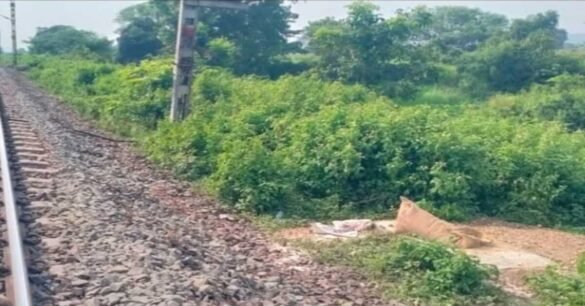 चक्रधरपुर में मालगाड़ी से सैकड़ों बोरे चावल चोरी, रेलवे सुरक्षा पर उठे सवाल…