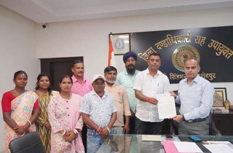 Jamshedpur: गोविंदपुर में बार-बार जलापूर्ति बाधित, पंचायत प्रतिनिधियों ने उपायुक्त से की जुस्को को सौंपने की मांग…