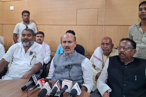 अंगरक्षक दुर्व्यवहार मामले में दोषी साबित हुआ तो राजनीति से संन्यास लूंगा : केएन त्रिपाठी…