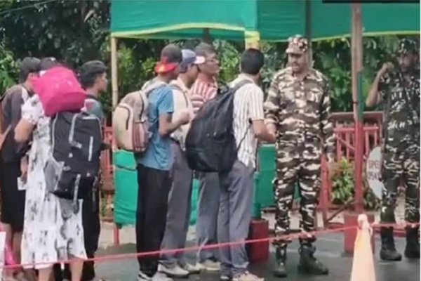 नेपाल में हालात बेकाबू, हिंसक आंदोलन में 20 की मौत, भारी संख्या में भारतीय लौटे वतन…