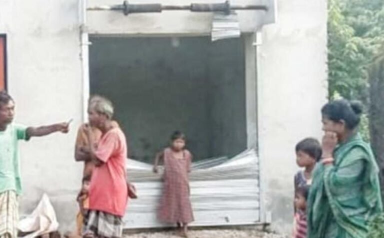 जमशेदपुर ग्रामीण क्षेत्र: गुड़ाबांदा में हाथियों का आतंक, सिंहपुरा में दुकान तोड़ खाया पांच क्विंटल धान…