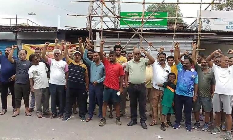Jamshedpur: बागुनहातु में शराब दुकान का ज़ोरदार विरोध, स्थानीय लोगों ने सड़क पर किया प्रदर्शन…