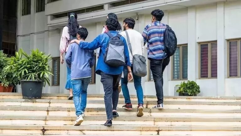 CBSE परीक्षा से पहले छात्रों की डिटेल सही कराने का निर्देश, प्राइवेट उम्मीदवार 30 सितंबर तक कर सकते हैं आवेदन…