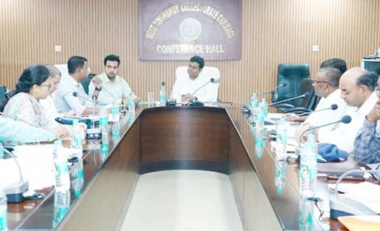 चाईबासा डीसी की अध्यक्षता में शिक्षा विभाग की समीक्षा बैठक, कमियों को दूर करने का निर्देश…