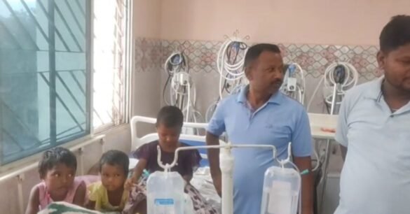 Jharkhand: लातेहार में चाऊमिन खाने से 35 बच्चे बीमार, सभी अस्पताल में भर्ती…