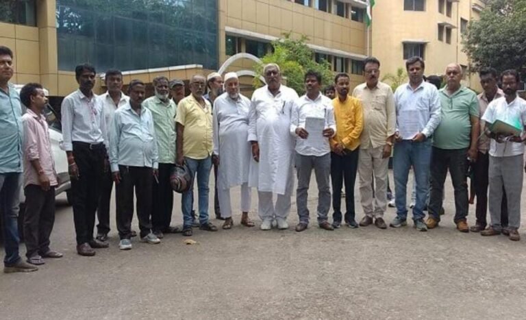 Jamshedpur: डिमना चौक से MGM तक हटाए गए दुकानदारों के पुनर्वास की मांग, झामुमो ने सौंपा ज्ञापन…