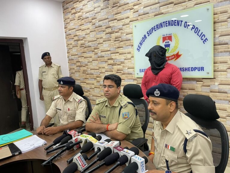 Jamshedpur: कदमा में सरकारी नौकरी दिलाने के नाम पर 9 लाख 50 हजार की बड़ी ठगी, जालसाज गिरफ्तार…