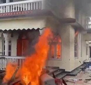 नेपाल में हिंसक प्रदर्शन के बीच पूर्व पीएम की पत्नी की मौत