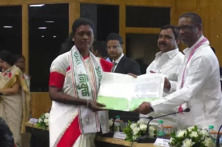 सीएम हेमंत सोरेन ने नियुक्ति पत्र वितरण समारोह में दी शिक्षा में गुणवत्ता की प्रतिज्ञा, शिक्षकों से की बौद्धिक योगदान की अपील…