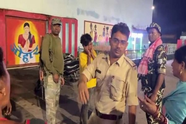 Jharkhand: दुर्गा पूजा विसर्जन जुलूस में चाकूबाजी, सात युवक जख्मी, एक की हालत नाजुक…