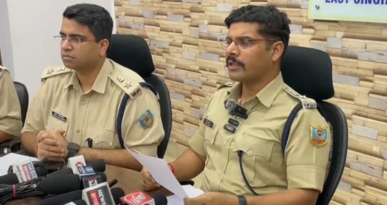 Jamshedpur: उलीडीह में सोनू शर्मा और साजन मिश्रा के बीच हुए अनबन मामले में पुलिस ने किया खुलासा, फायरिंग की अफवाह निकली गलत…