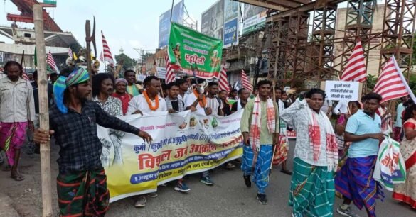 जमशेदपुर में आदिवासी समाज ने कुड़मी को एसटी में शामिल करने का विरोध करते हुए निकाली आक्रोश रैली…