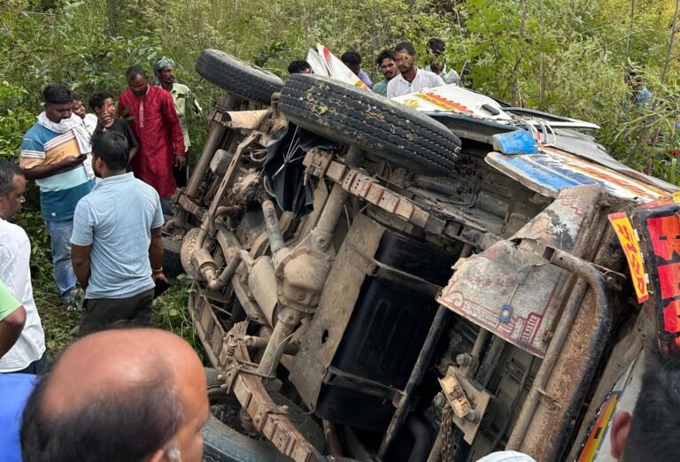 Breaking:टाटा रांची हाईवे में बुंडू टोल प्लाजा के पास भीषण सड़क हादसा, कई लोगों की मौत की खबर…
