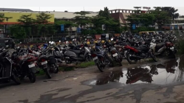 Jamshedpur: टाटानगर रेलवे स्टेशन पार्किंग में अवैध वसूली का आरोप, श्रवण कुमार देबुका ने रेल मंत्री को लिखा पत्र…