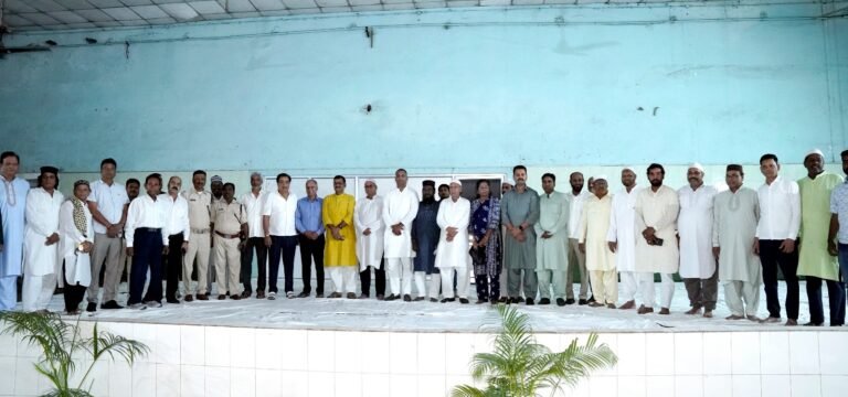 Jamshedpur:टेल्को में शांति समिति की ओर से सामूहिक इफ्तार पार्टी, अमन-चैन की मांगी दुआ