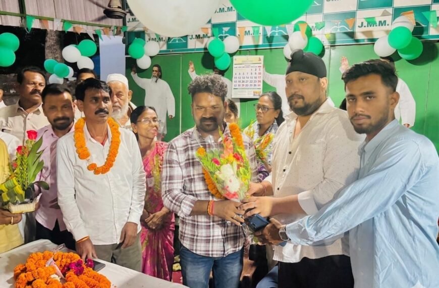 Jamshedpur:- साकची में जेएमएम जिला अध्यक्ष का स्वागत, संगठन को मजबूत करने&hellip;