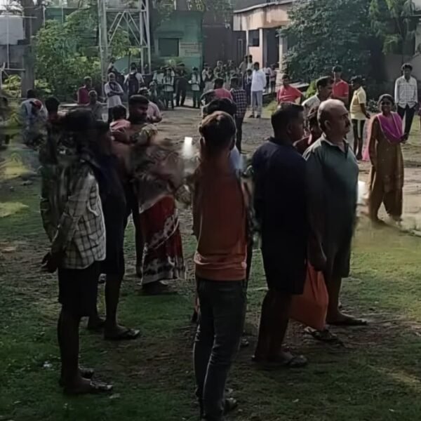जमशेदपुर के परसुडीह थाना क्षेत्र में स्कूल परिसर में मिला युवती का शव, इलाके में&hellip;