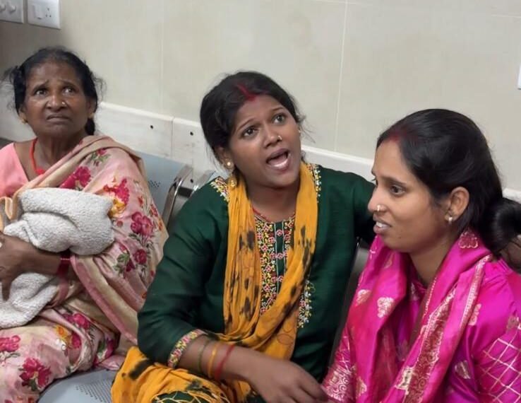 Jamshedpur: टीका लगवाने के बाद बिगड़ी नवजात की हालत, घर पहुंचते ही&hellip;