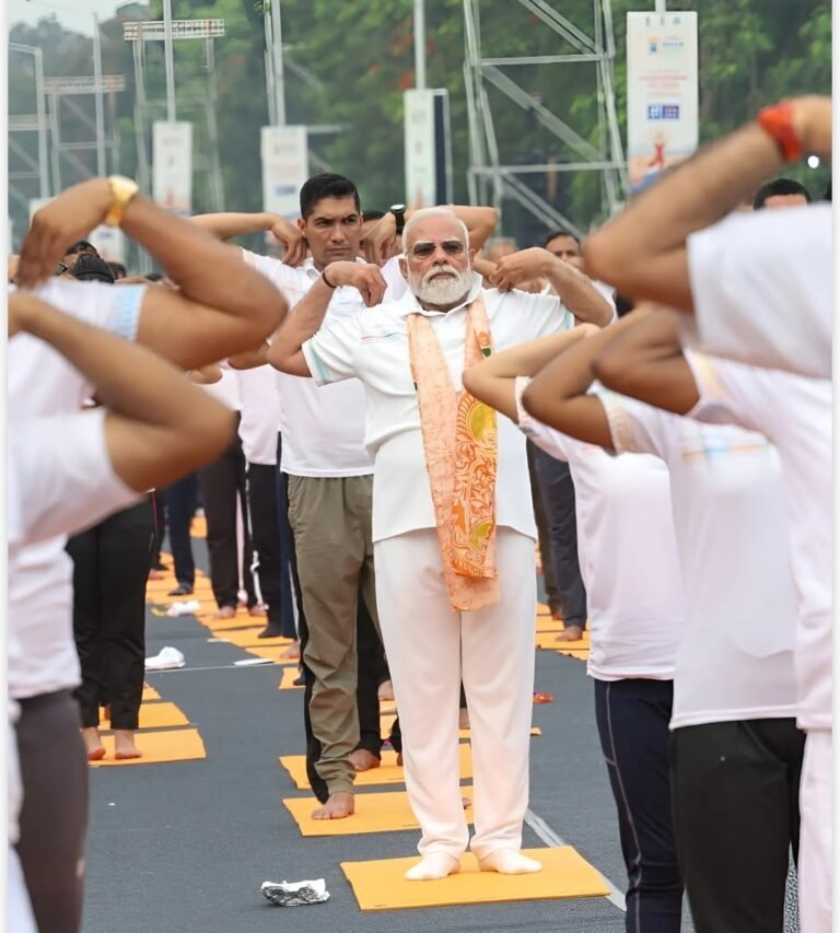 विश्वभर में गूंजा योग का संदेश: कोलकाता से चीन, कनाडा और चिली तक धूमधाम से मनाया गया अंतरराष्ट्रीय योग दिवस 2026