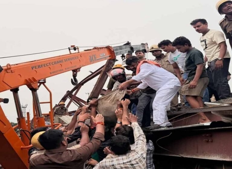 कोलकाता में बड़ा हादसा: निर्माणाधीन गोदाम की छत ढही, 5 मजदूरों की मौत; दर्जनों के फंसे होने की आशंका