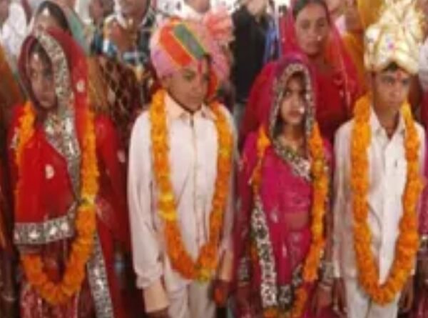 बाल विवाह रोकने की तैयारी: महाराष्ट्र में शादी के कार्ड पर दूल्हा-दुल्हन की जन्मतिथि छापना&hellip;