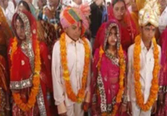 बाल विवाह रोकने की तैयारी: महाराष्ट्र में शादी के कार्ड पर दूल्हा-दुल्हन&hellip;