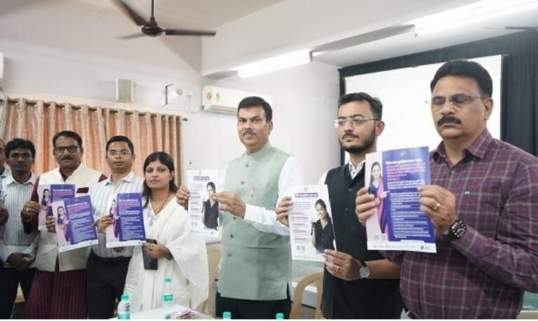 JHARKHAND: जमशेदपुर में मतदाता सूची विशेष गहन पुनरीक्षण अभियान 2026 की शुरुआत जिला निर्वाचन पदाधिकारी ने किया मतदान केंद्रों का निरीक्षण