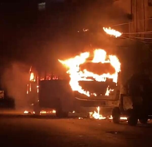 Jamshedpur: मानगो ओल्ड पुरुलिया रोड में CTC कंपनी की खड़ी बस में लगी भीषण आग,&hellip;