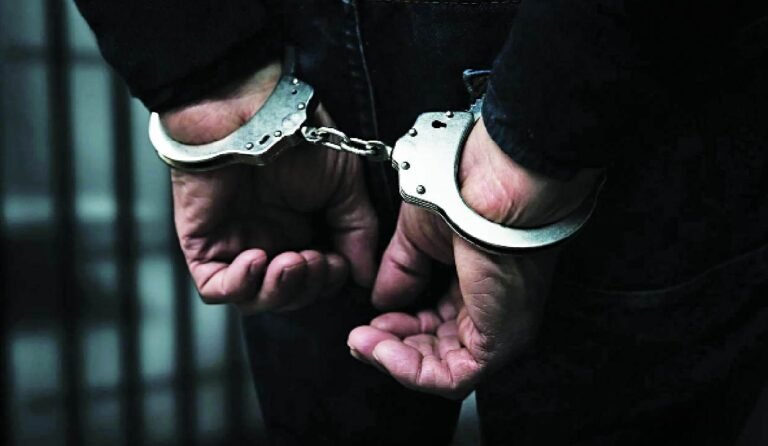 जमशेदपुर: टाटानगर स्टेशन पर पर्स चुराने वाला युवक पकड़ा गया