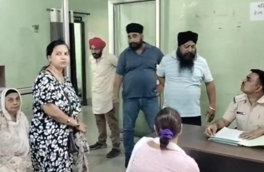 Jamshedpur: बिष्टुपुर में दिनदहाड़े ठगी, पुलिसकर्मी बनकर महिला से दो लाख रुपये&hellip;