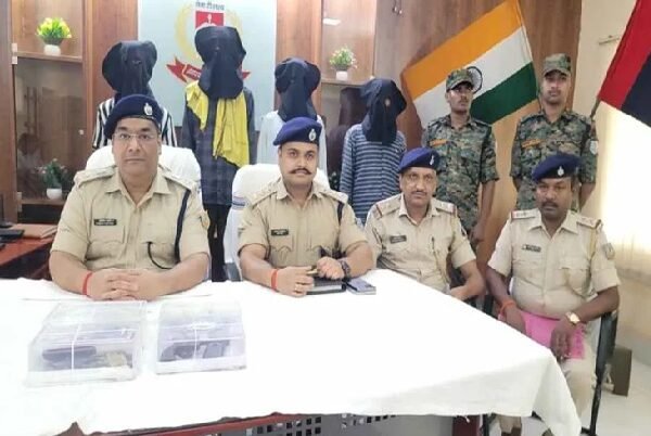 Jharkhand: चतरा पुलिस की बड़ी कार्रवाई, लूट की साजिश रच रहे अंतरराज्यीय गिरोह के चार&hellip;