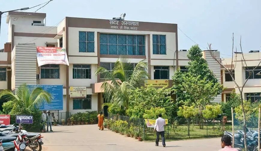 Jamshedpur: सदर अस्पताल के लैब कर्मियों ने लैब टेक्नीशियन पर लगाया प्रताड़ना&hellip;